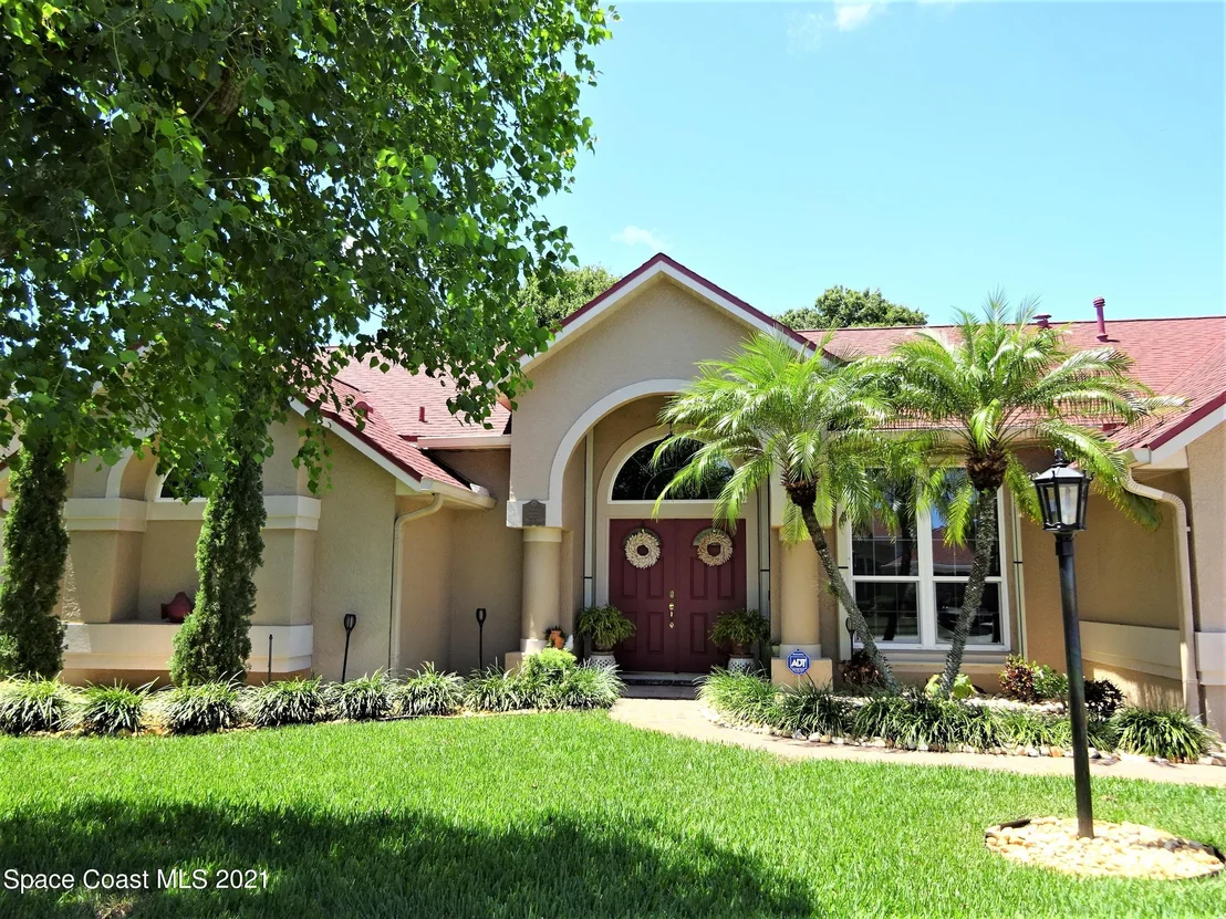 Photo of 941 Pelican Lane