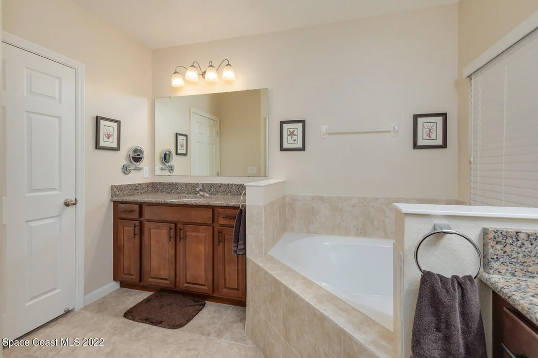 Photo of 932 Peta Way