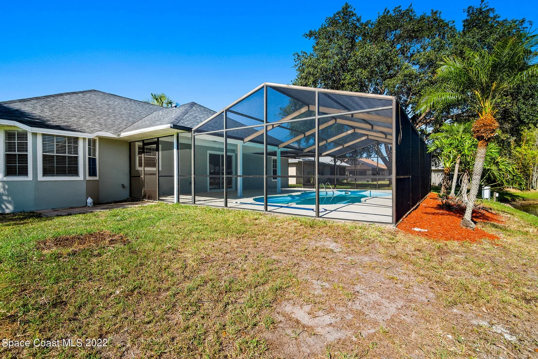 Photo of 1344 Heritage Acres Boulevard