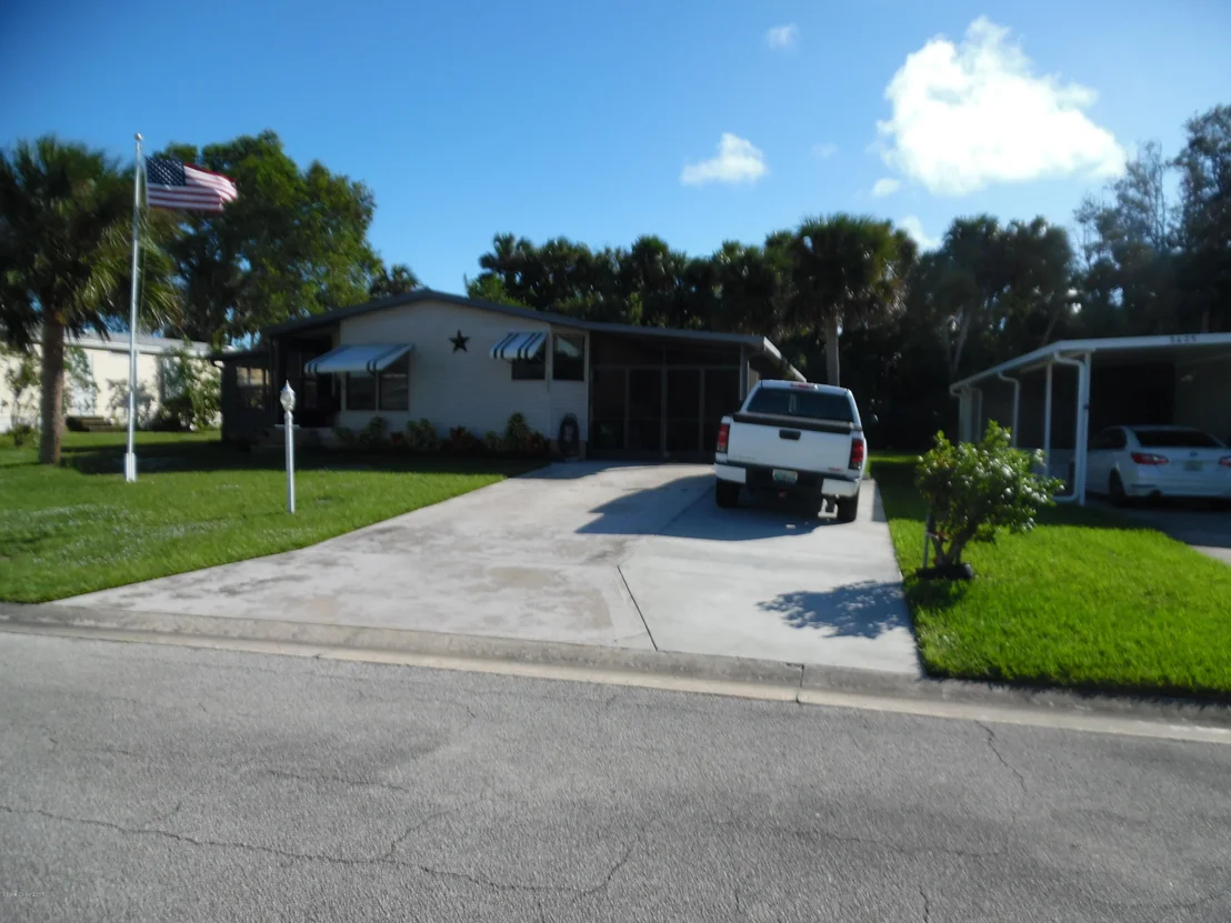 Photo of 5635 Algonquin Place