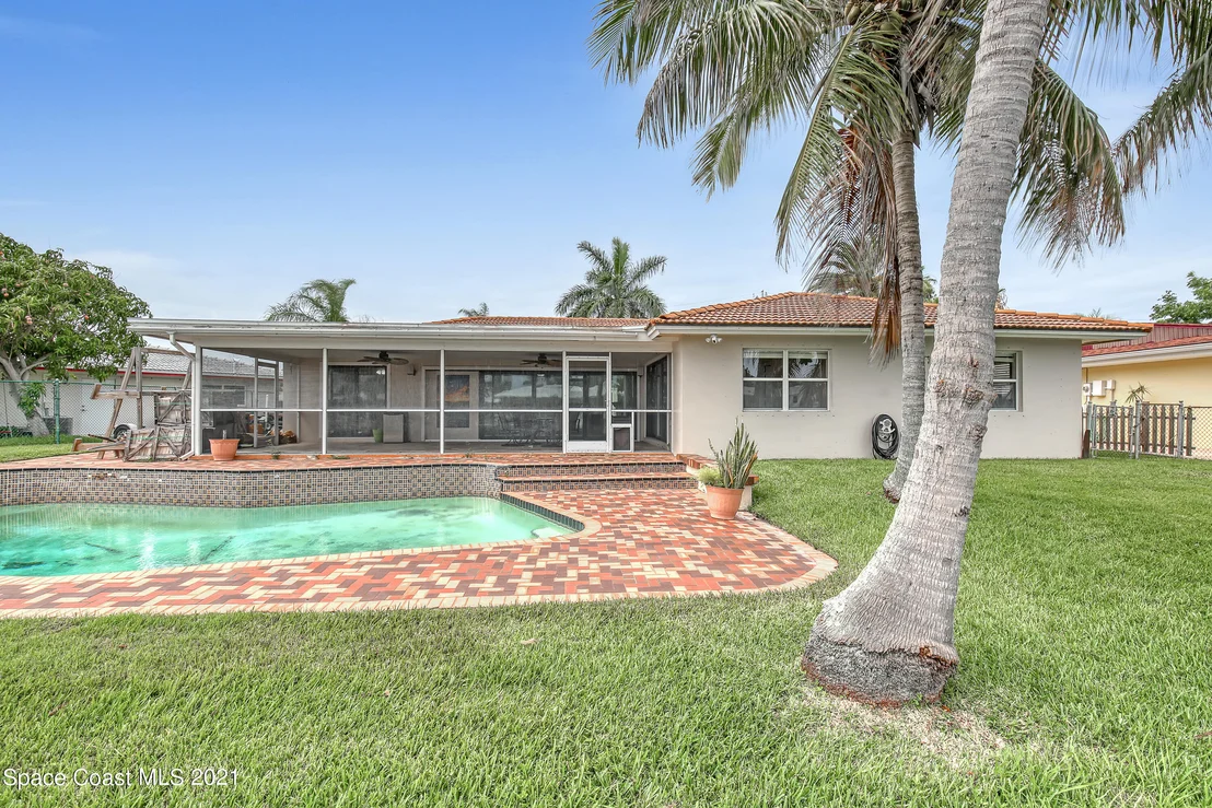 Photo of 375 Dorset Drive
