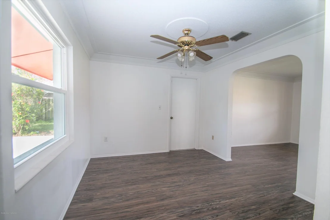 Photo of 106 Holiday Lane