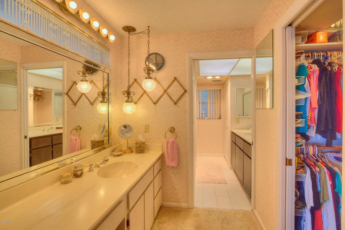 Photo of 846 Egret Road
