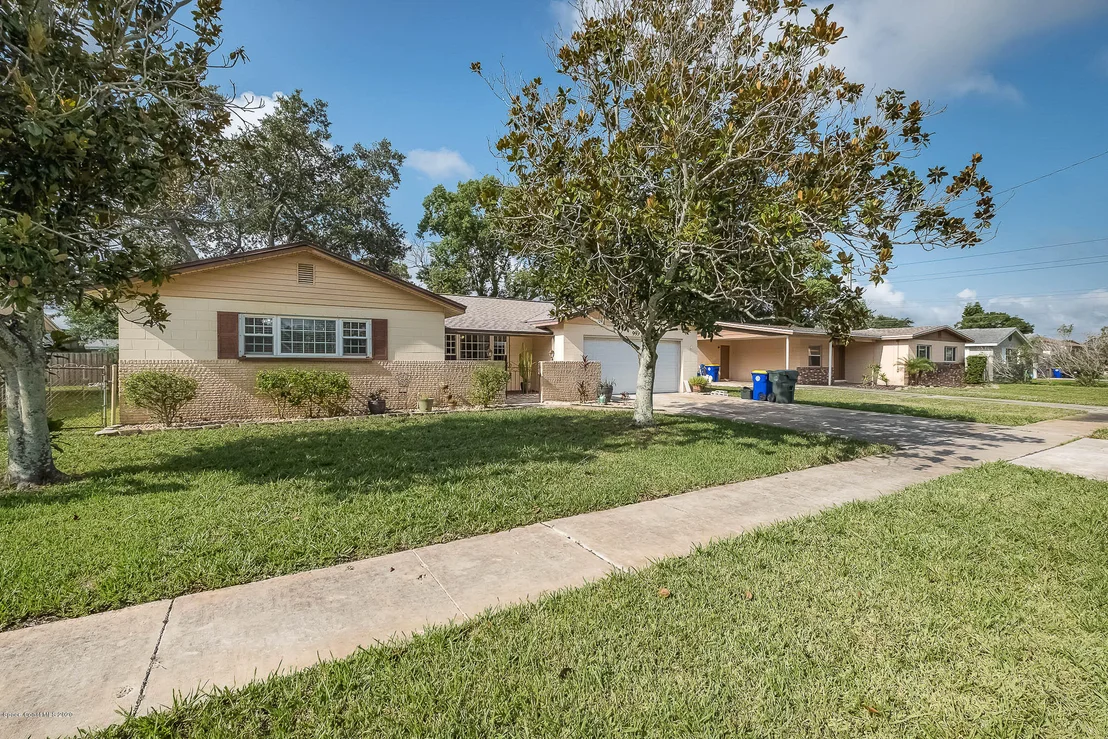 Photo of 993 Sarazen Drive