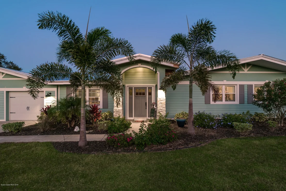 Photo of 905 Magnolia Drive