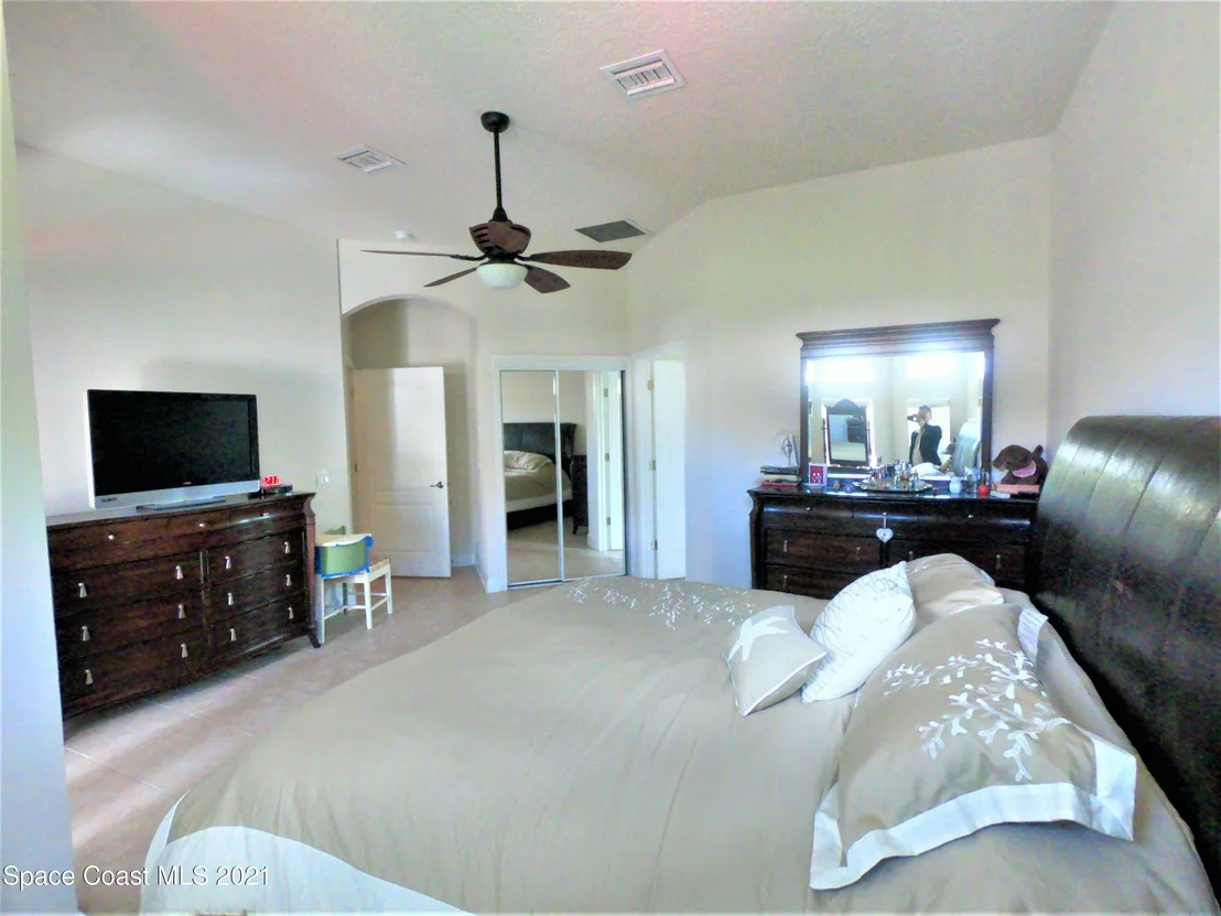 Photo of 1035 Starling Way