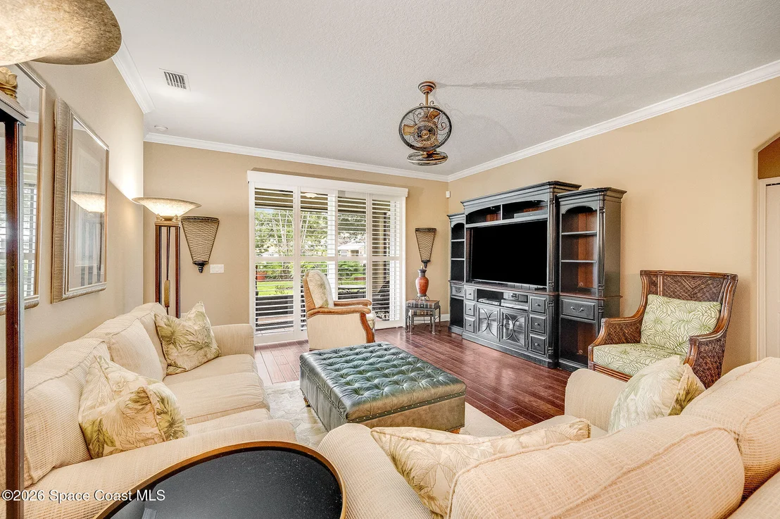 Photo of 522 Waterside Circle