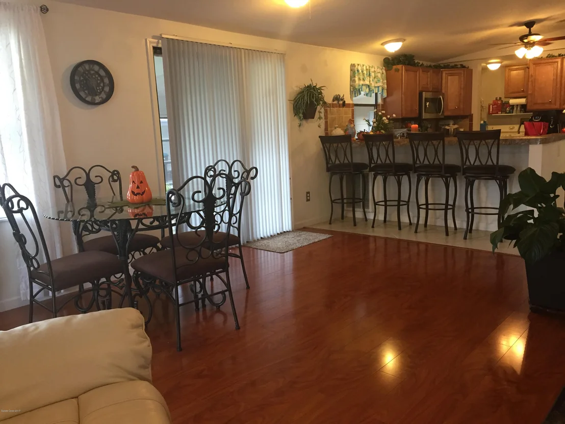 Photo of 2448 Coconut Palm Drive NE