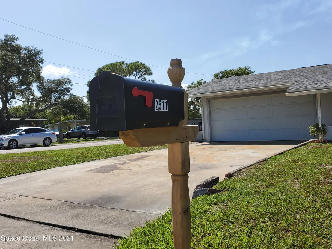 Photo of 2511 Vernon Drive NE