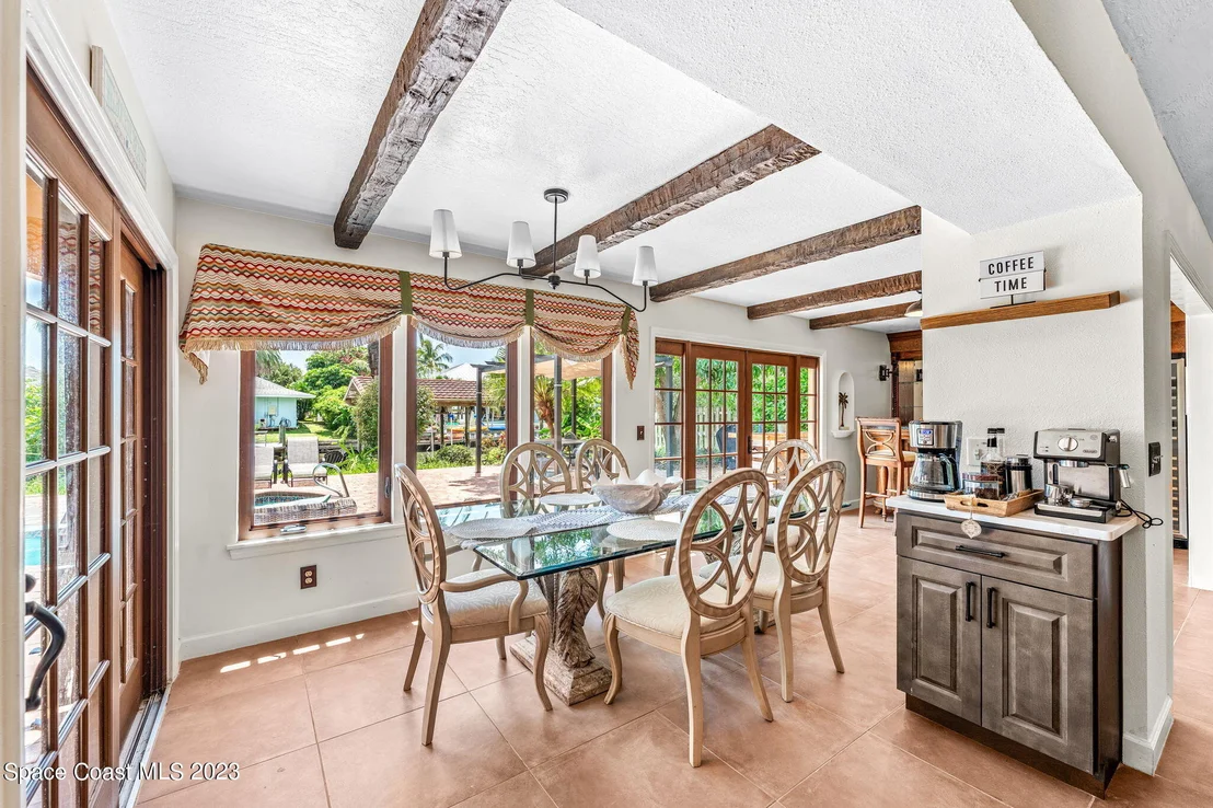 Photo of 442 Riverview Lane