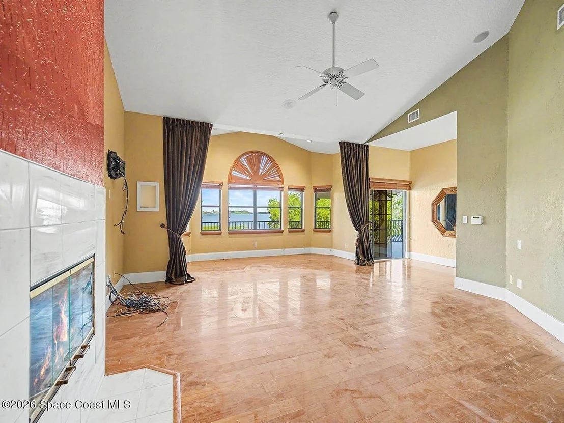 Photo of 484 Lanternback Island Drive