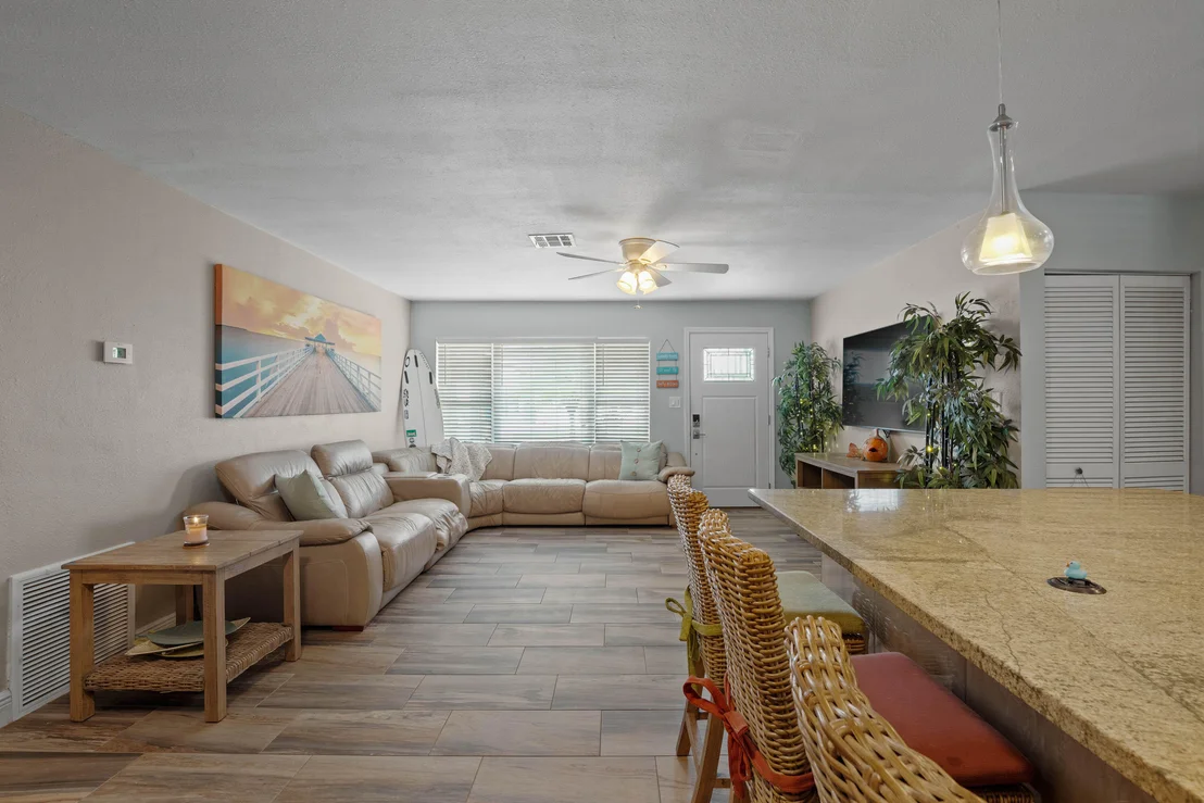 Photo of 340 W Exeter Street