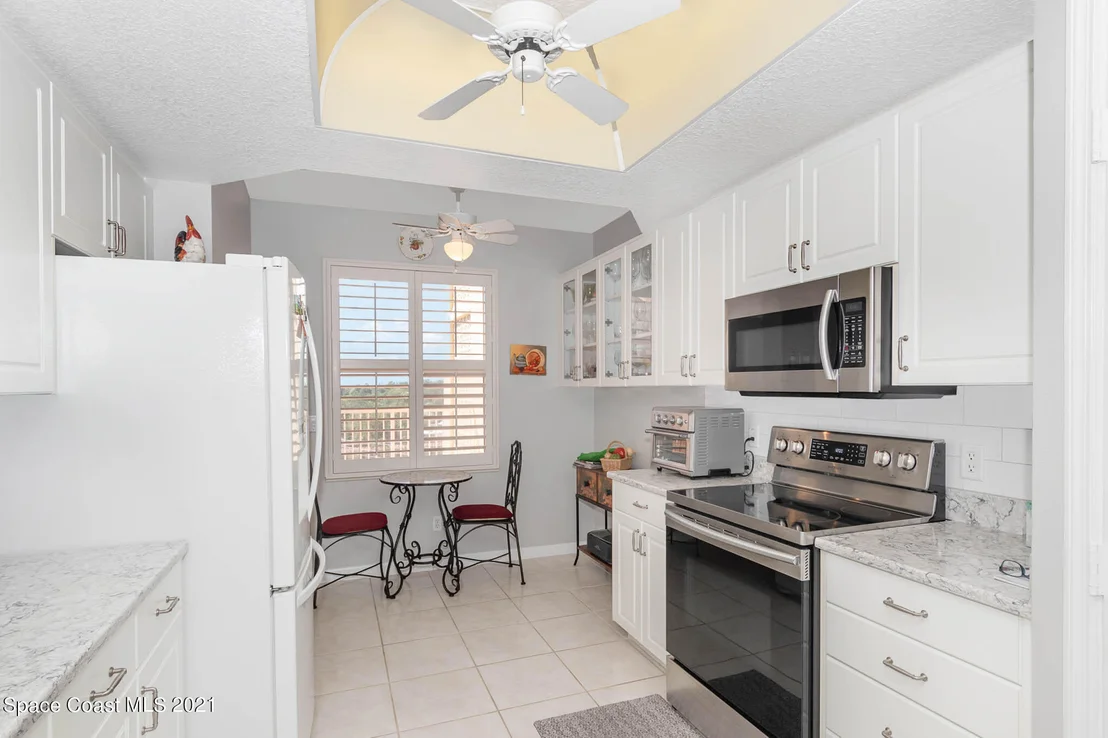 Photo of Unit 705 at 100 Riverside Drive