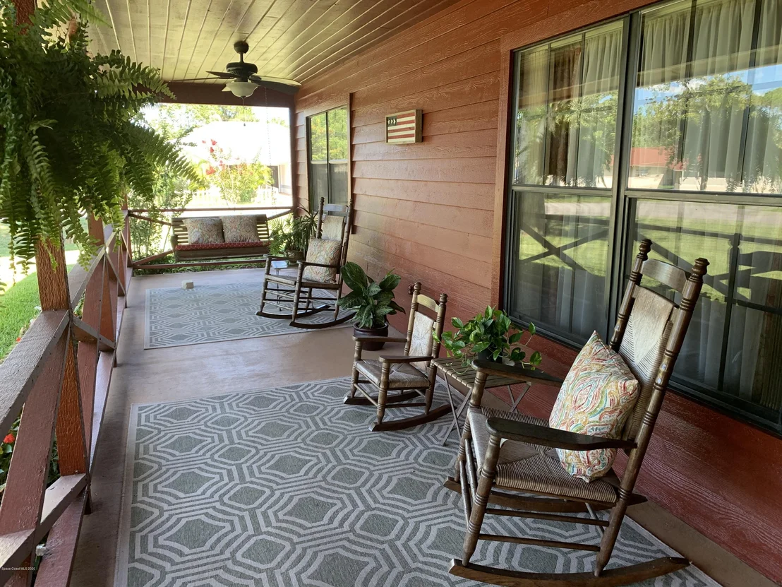 Photo of 5275 Devon Street