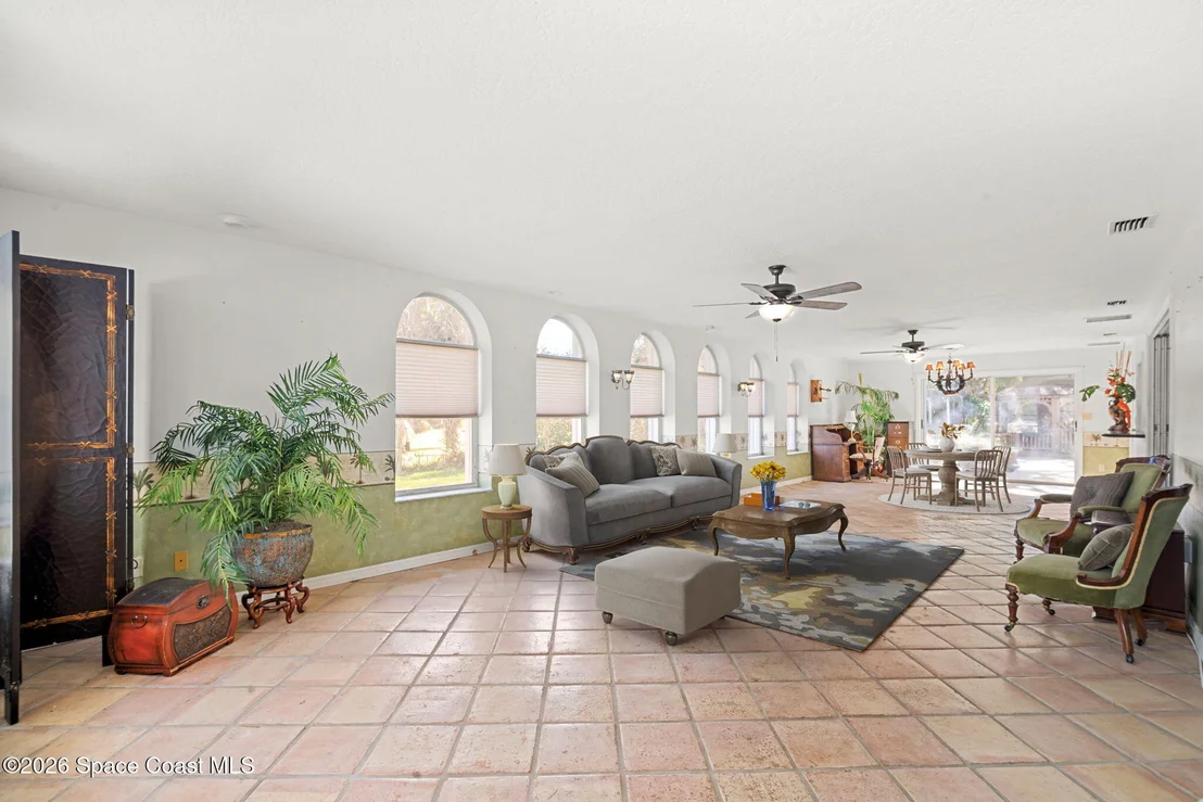 Photo of 620 W Pine Road