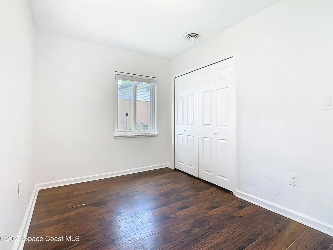Photo of 819 W Whitmire Drive