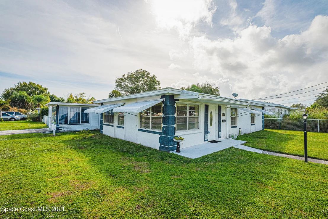 Photo of 319 Holly Lane