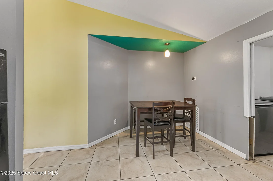 Photo of 1099 Pace Drive NW