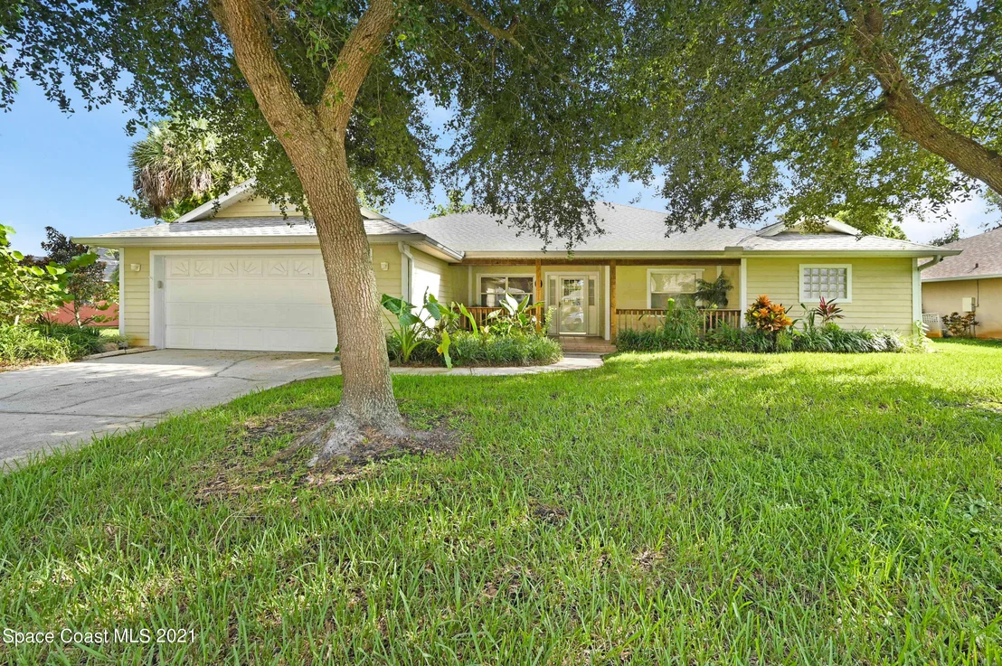 Photo of 863 Brookview Lane