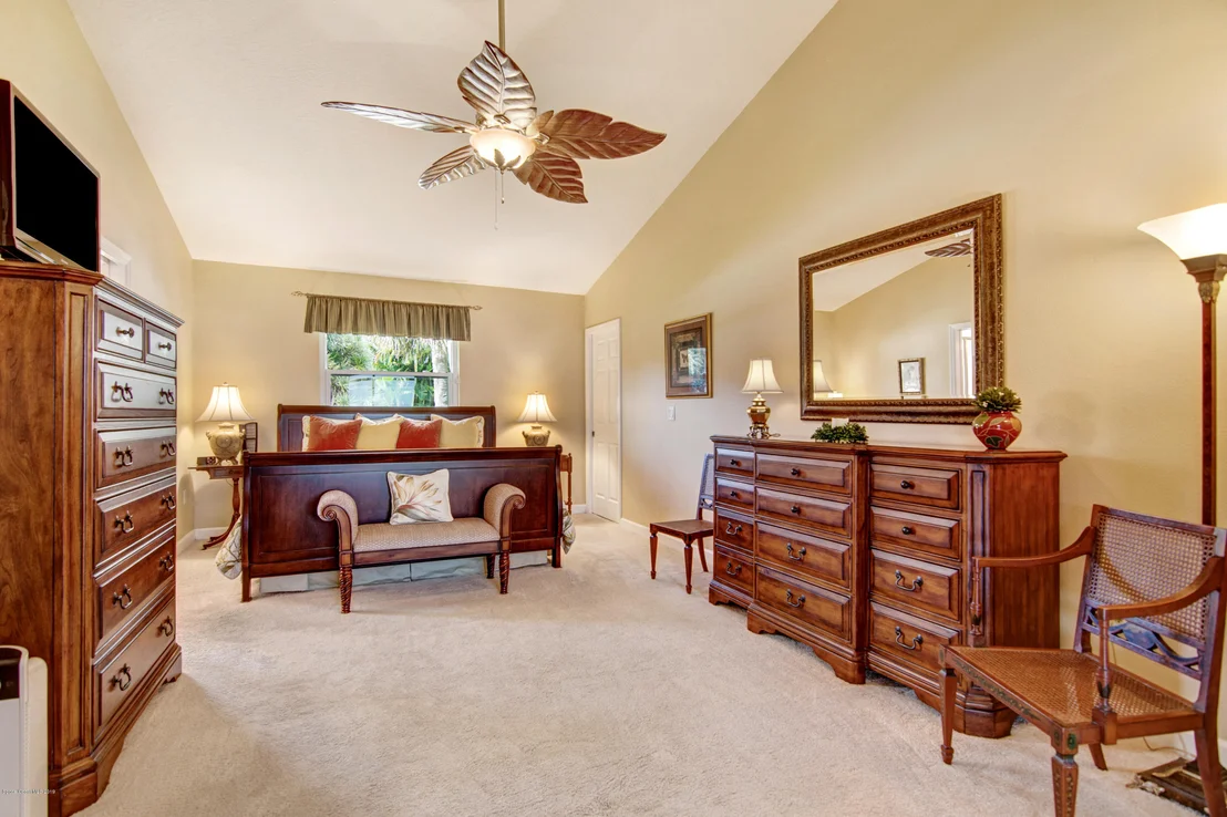 Photo of 3877 Riverside Drive