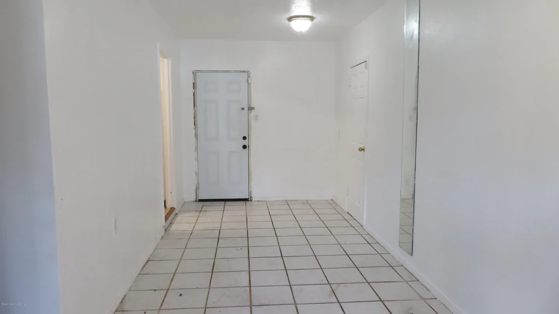 Photo of 152 NW Irwin Avenue