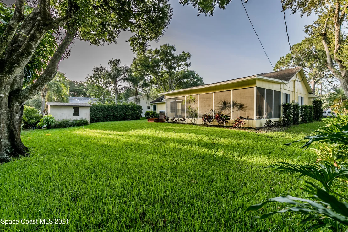 Photo of 949 Streamlet Ave Avenue