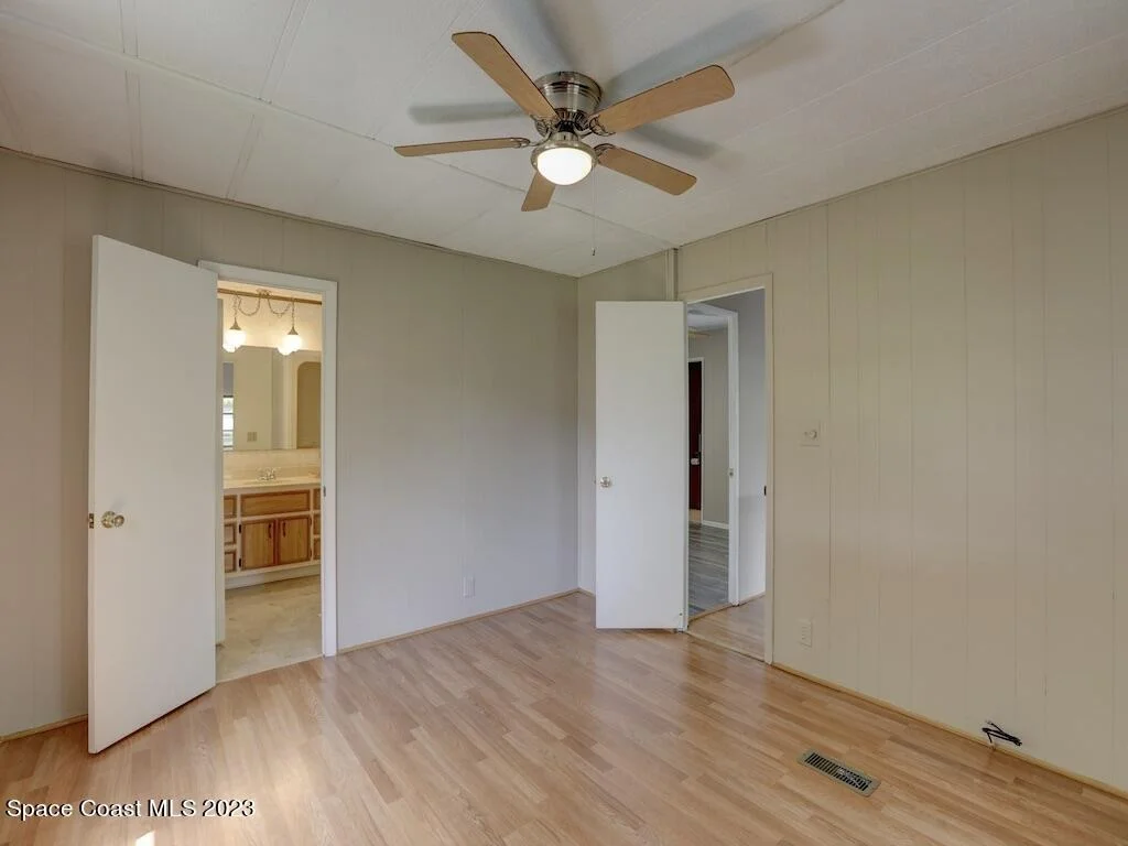 Photo of 925 Barefoot Boulevard