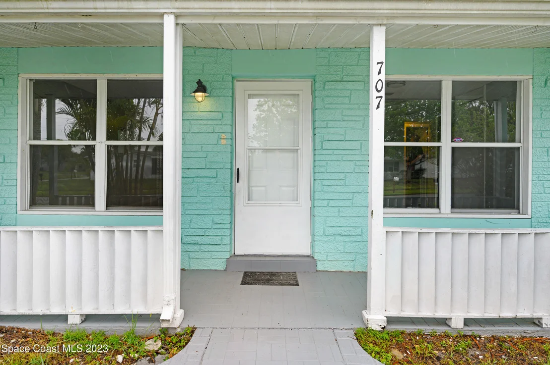 Photo of 707 Ixora Drive