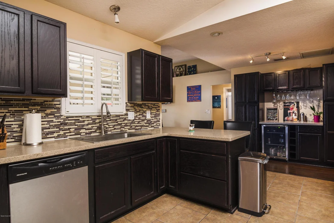 Photo of 6855 Cedar Avenue