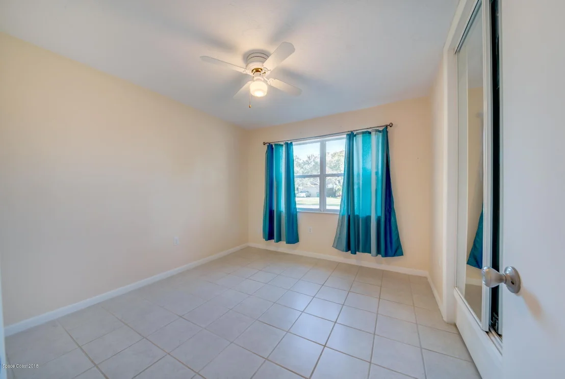 Photo of 433 Cardinal Drive