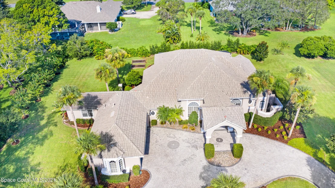 Photo of 742 Glengarry Drive