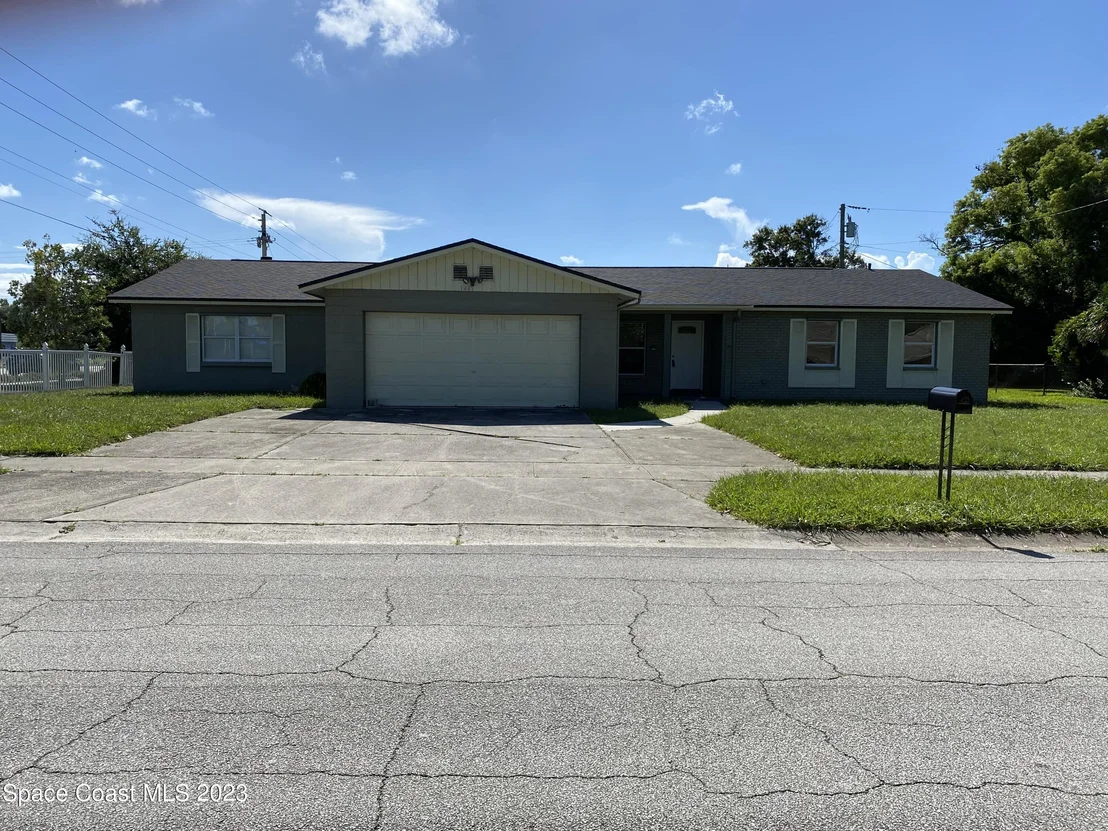 Photo of 1447 Floyd Drive