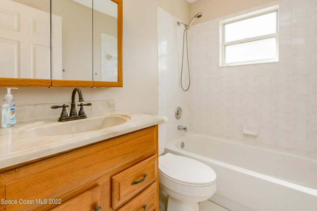 Photo of 1076 Pine Creek Circle NE