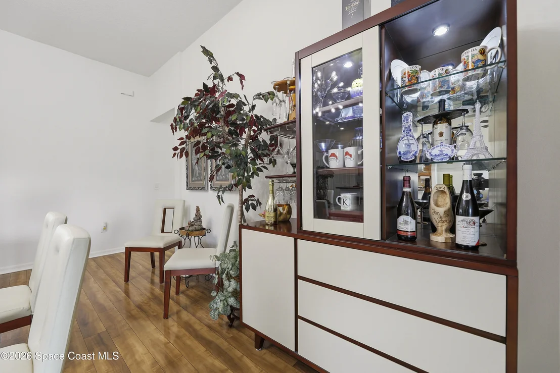 Photo of 1121 Morgan Circle NE