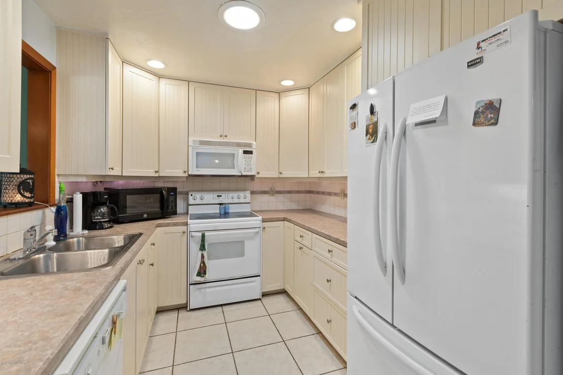 Photo of 115 Manth Avenue