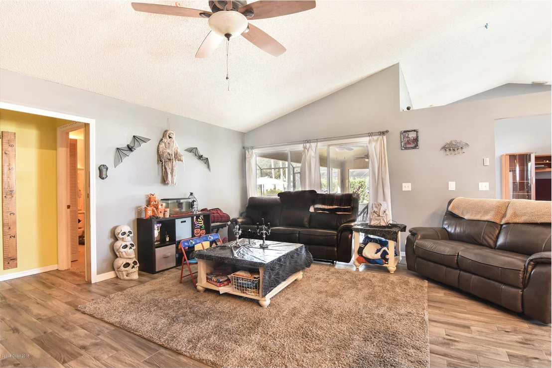 Photo of 943 Pelican Lane
