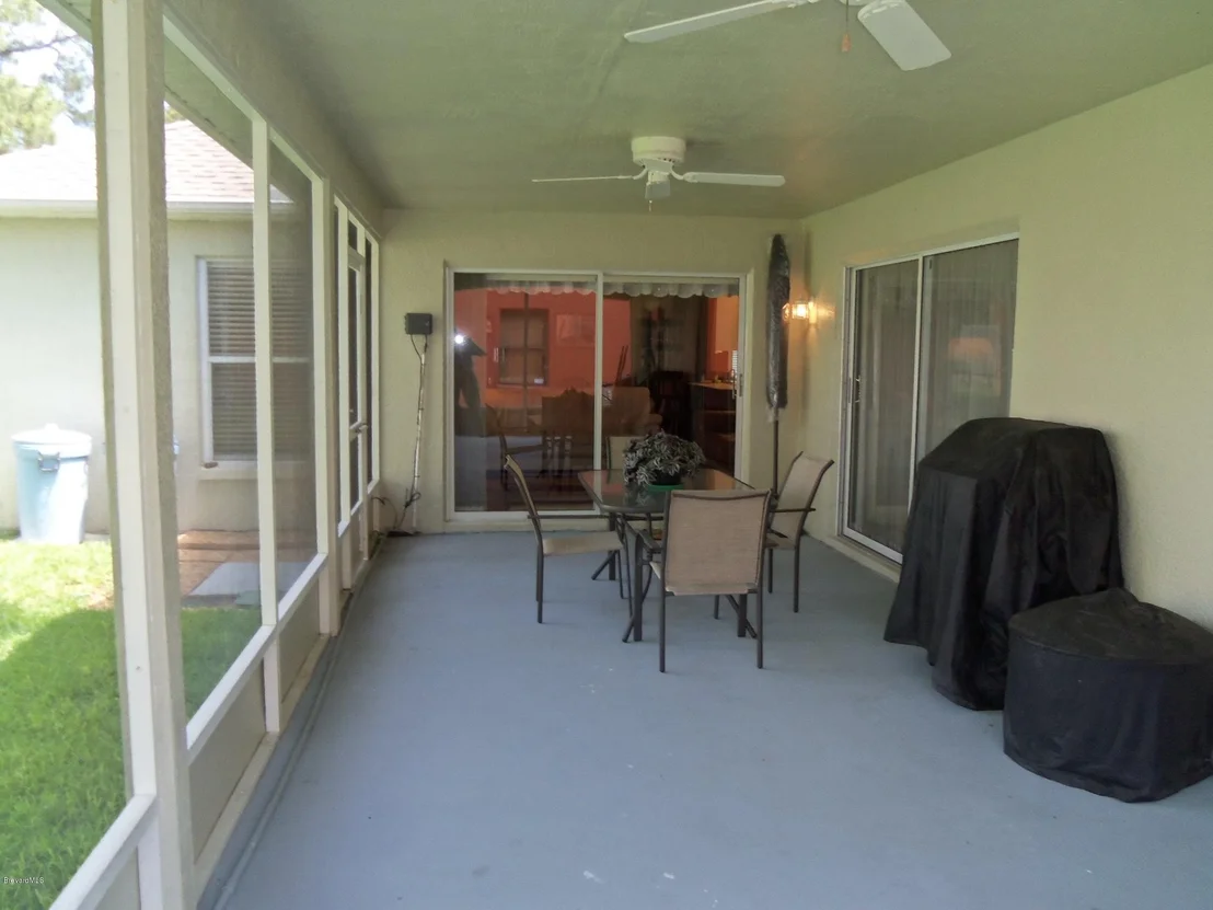 Photo of 975 Pelican Lane