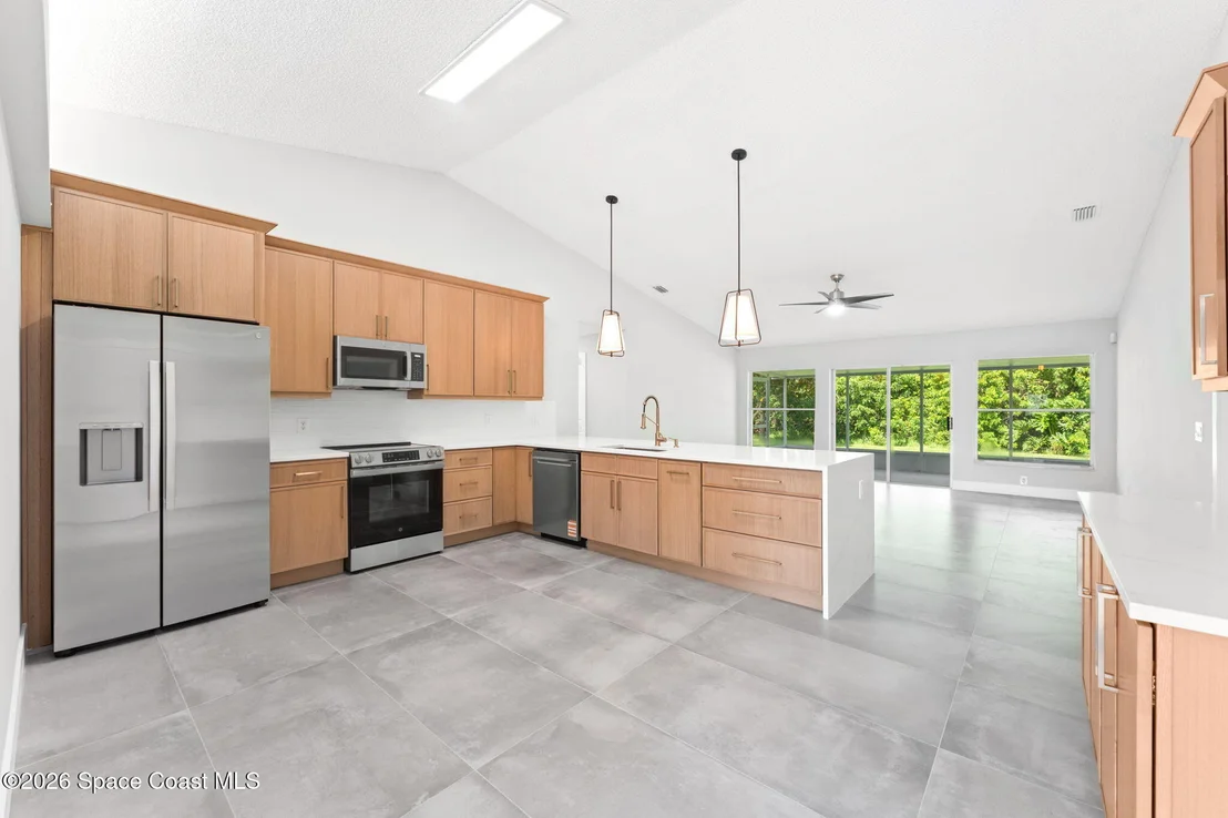 Photo of 1384 Hill Avenue