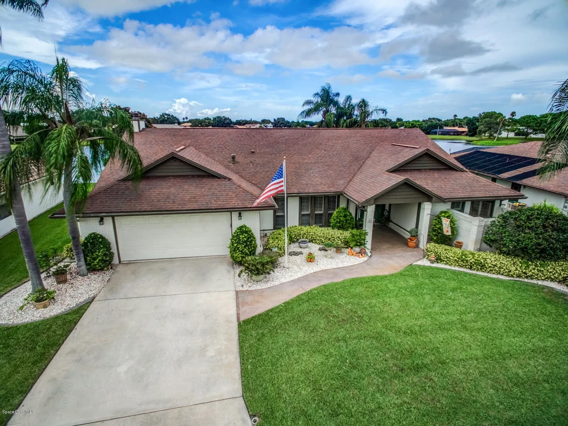 Photo of 529 Crystal Lake Drive