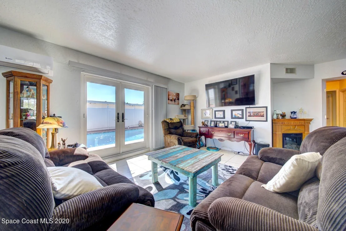 Photo of 301 Orchid Boulevard