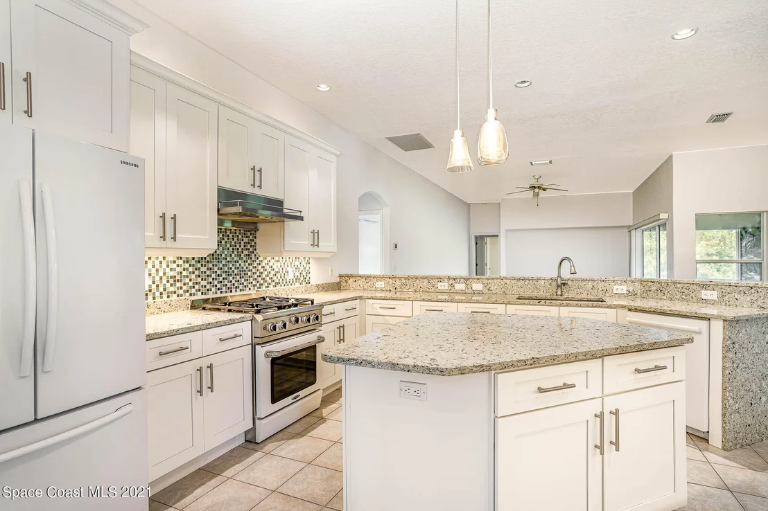 Photo of 4353 Long Lake Road