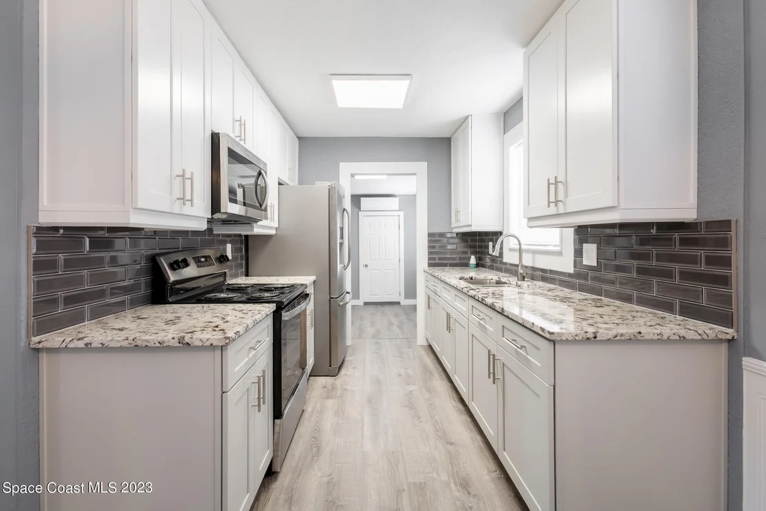 Photo of 1044 Myrtle Lane