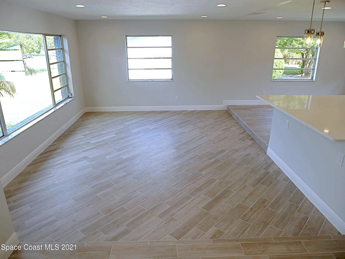 Photo of 1728 Golfview Drive