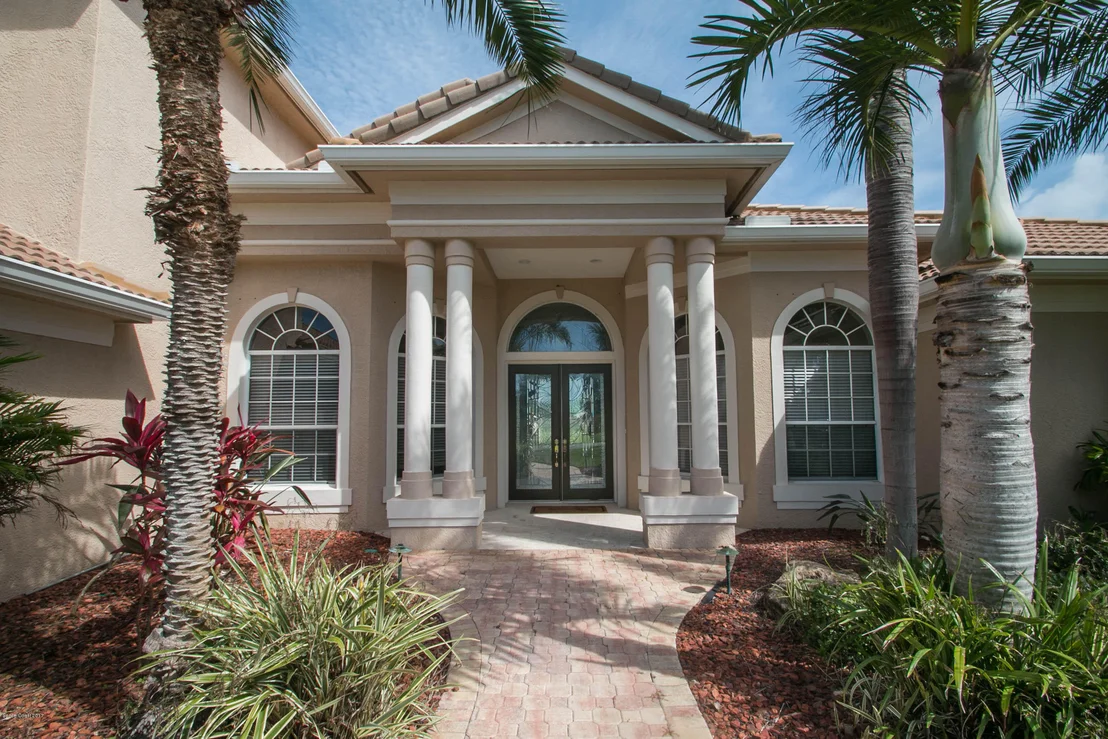Photo of 282 Flanders Drive