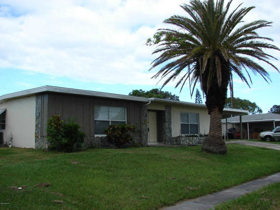 Photo of 762 Hampton Drive NE