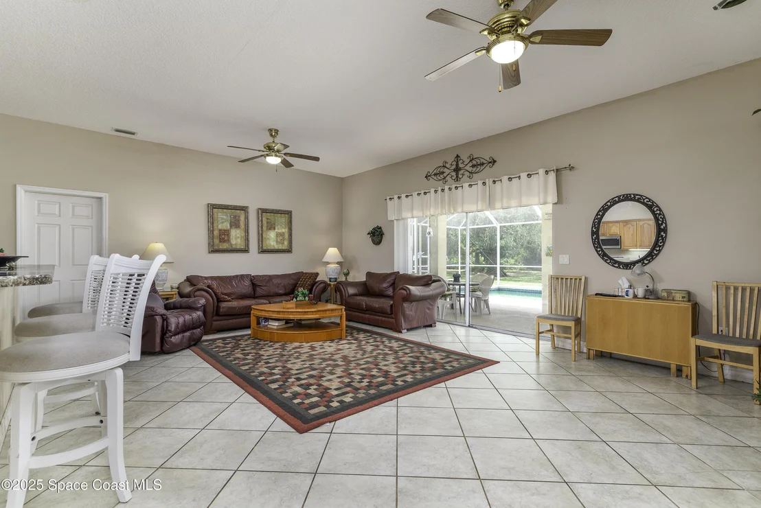 Photo of 386 Valencia Road