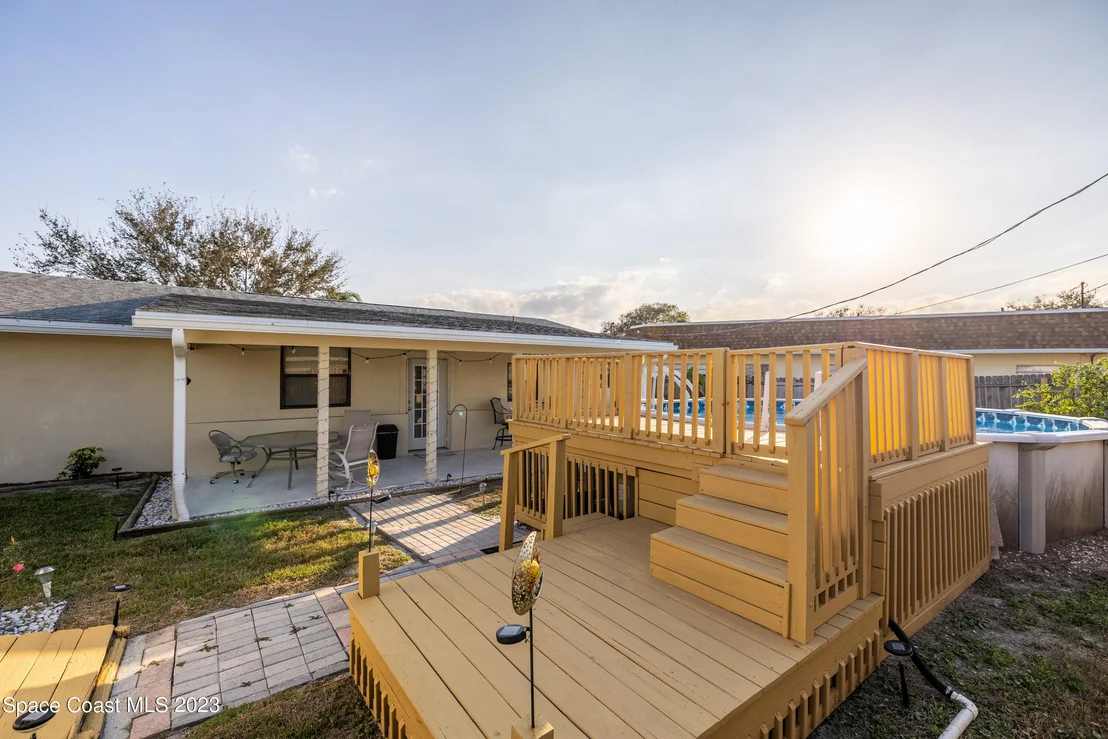 Photo of 3051 Edgewood Drive NE