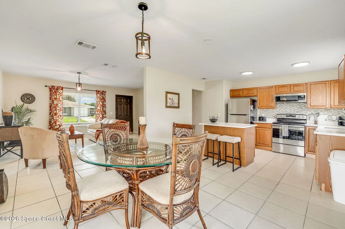 Photo of 730 Azure Avenue NE