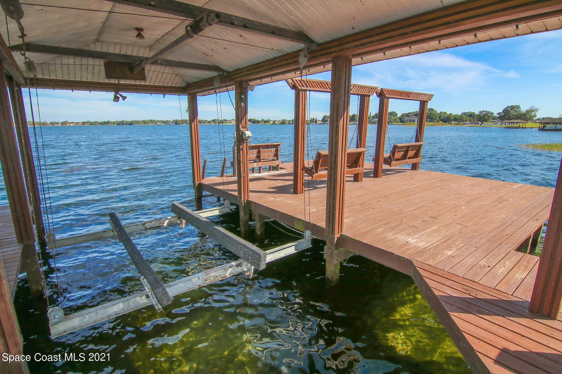 Photo of 228 Mclean Point