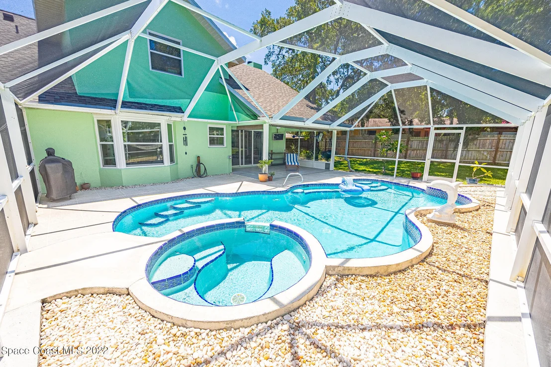 Photo of 2755 School Drive NE
